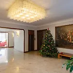 Joivy Apt For 4 With Exclusive Pool And Garden In Nervi